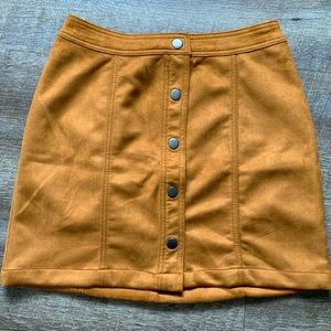 No boundaries suede mini skirt, size small